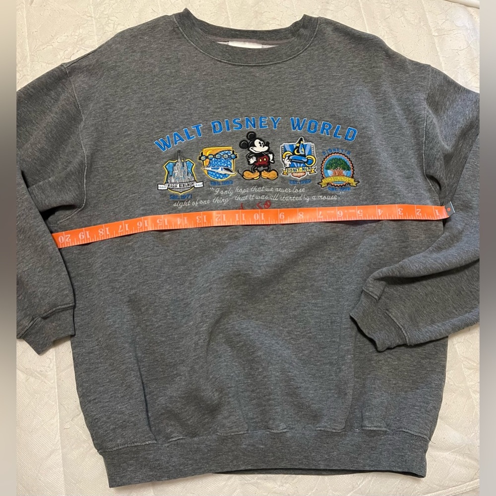 SOLD Vintage Disney World Grey Embroidered Sweatshirt - size Small - Picture 9 of 12